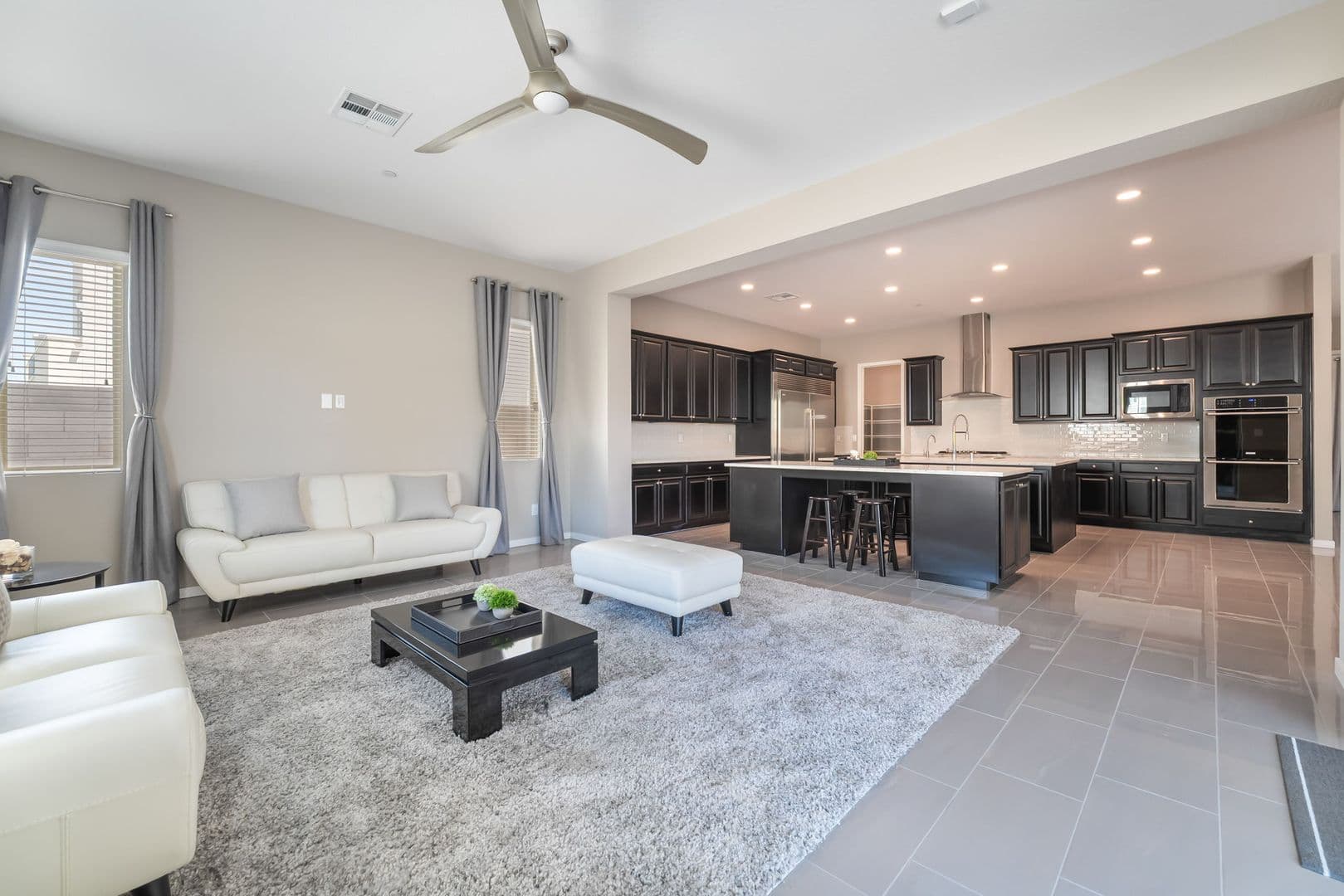 Henderson House: 813 Horizon Canyon Dr