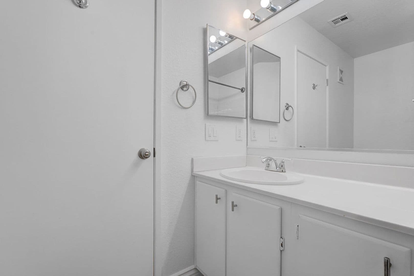 Las Vegas Condo: 600 Devonhall St #202