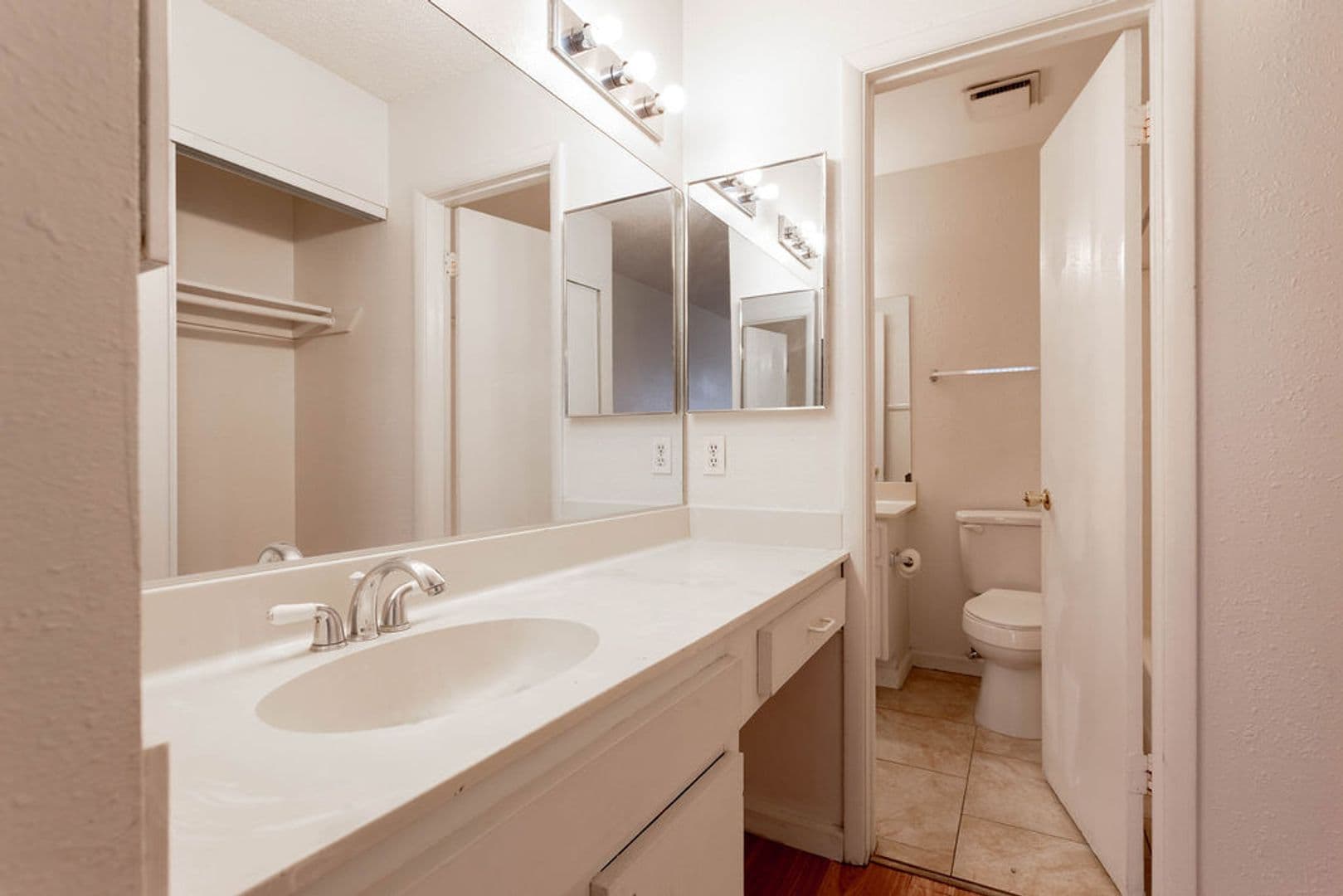 Las Vegas Townhome: 4362 Caliente St #15