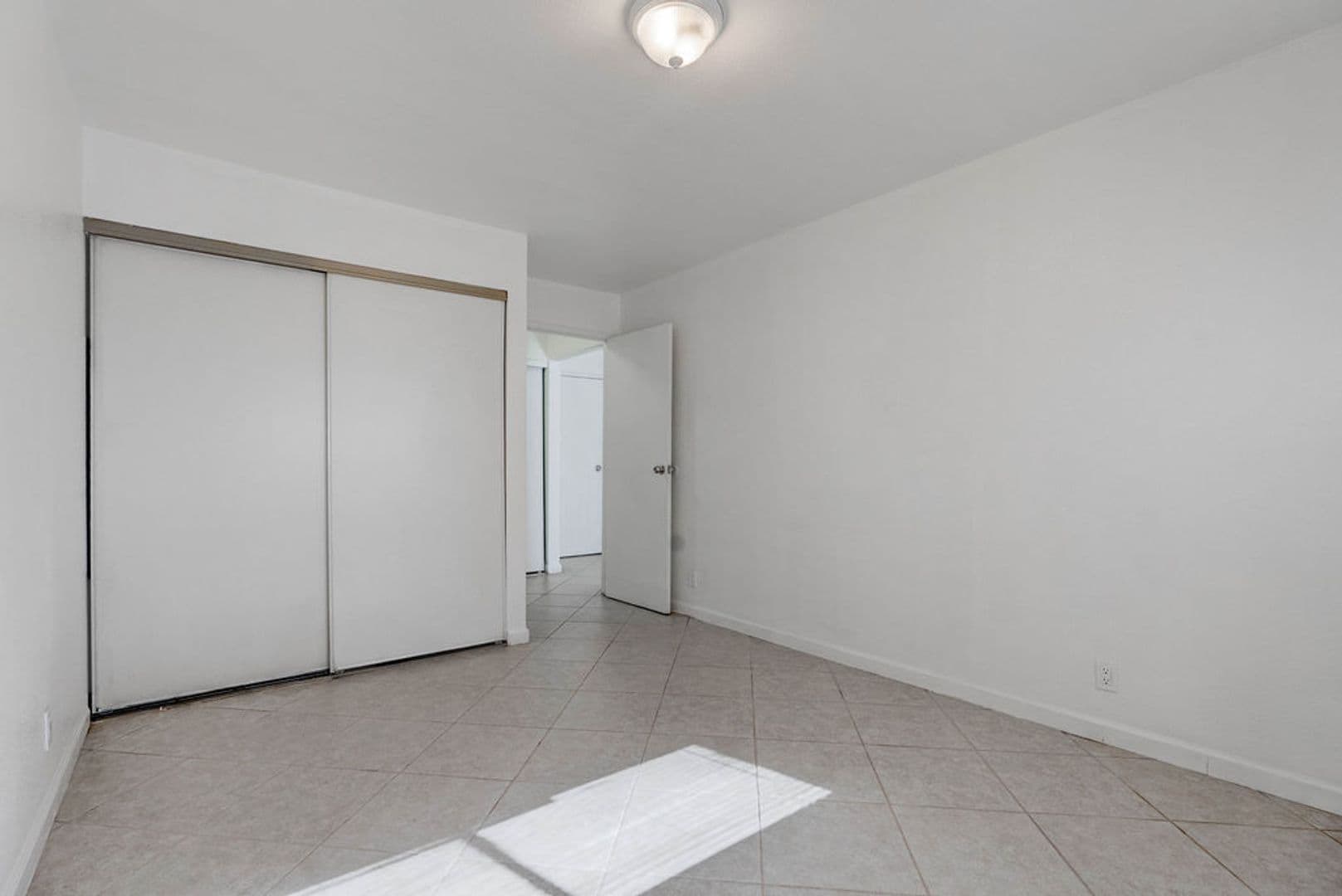 Las Vegas House: 5396 S. Swenson St #30