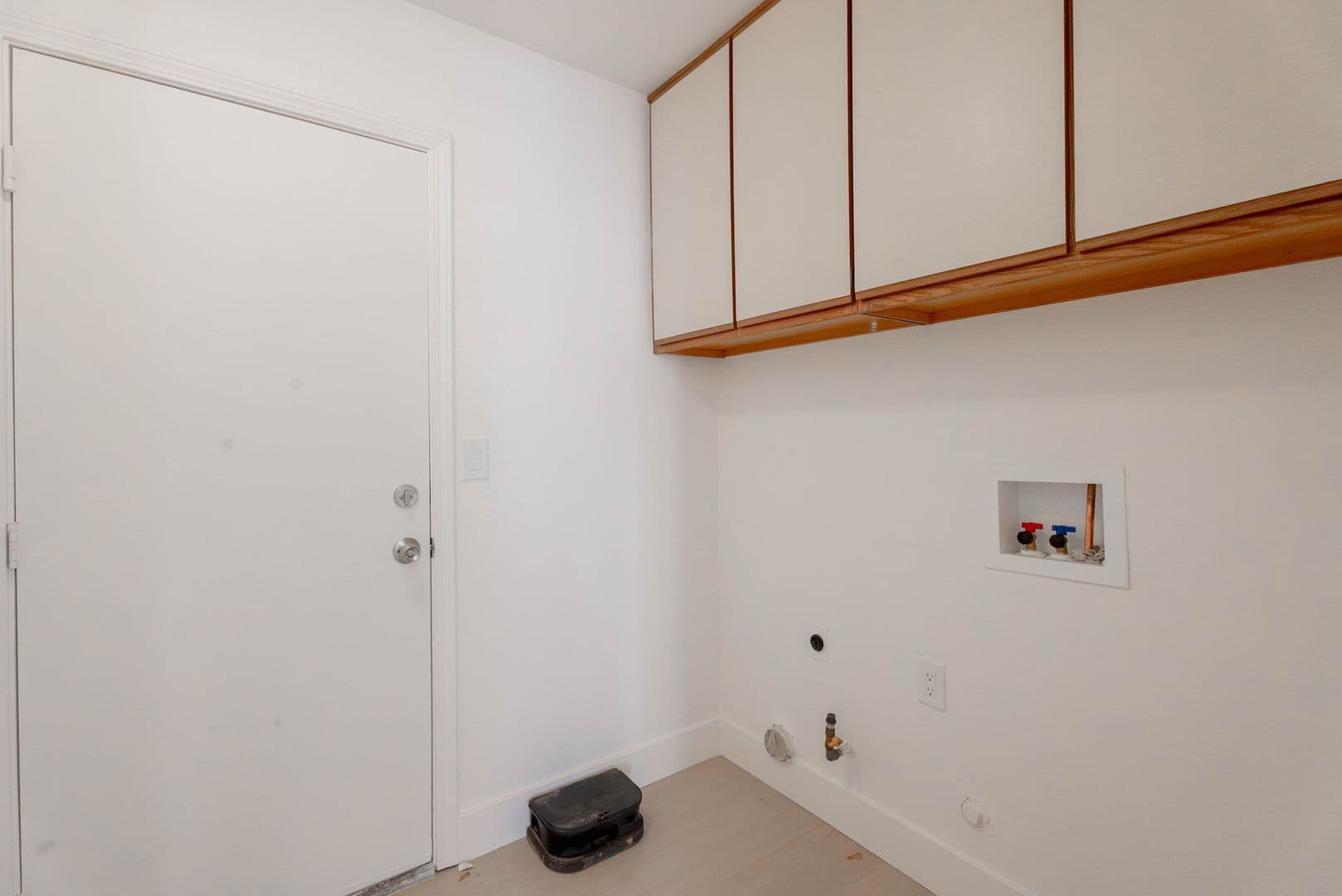 Henderson House: 2118 Fountain Springs Dr