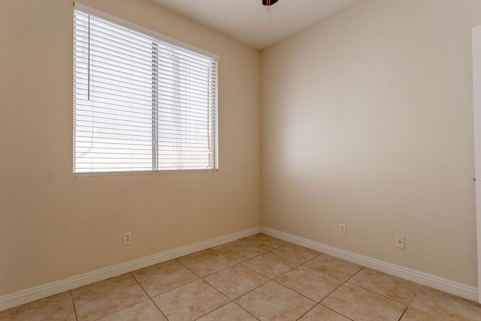 Henderson House: 1407 Hometown Ave