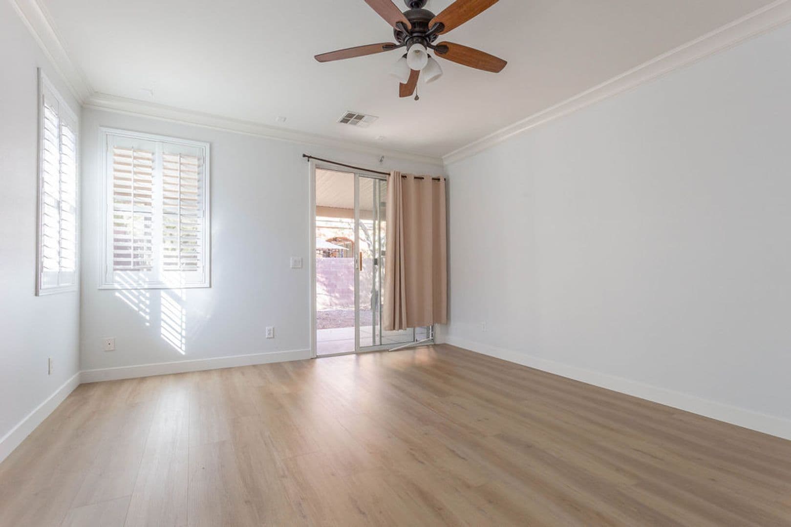 Las Vegas House: 9122 Sendero Ave