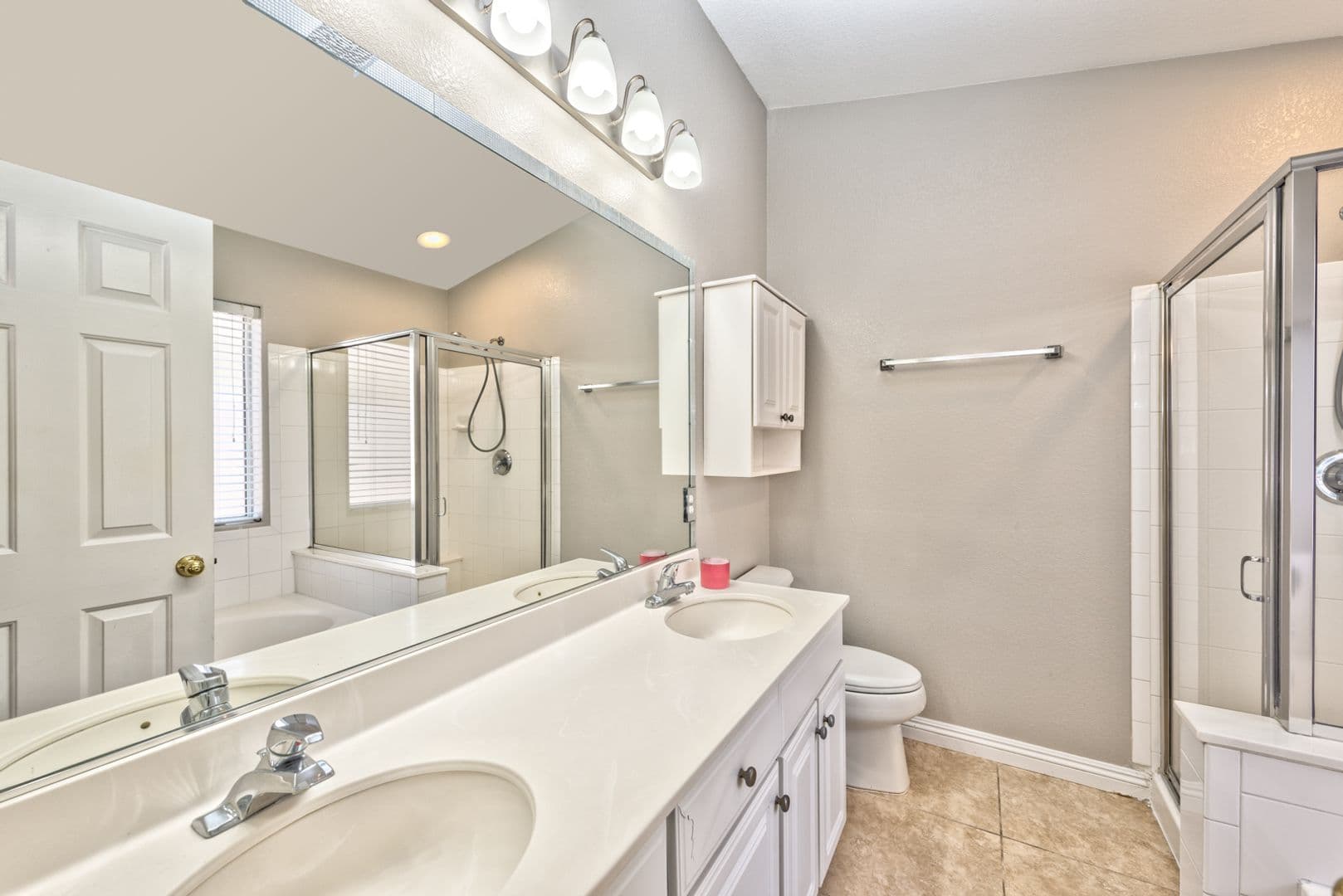 Henderson House: 2146 Sunset Vista Ave