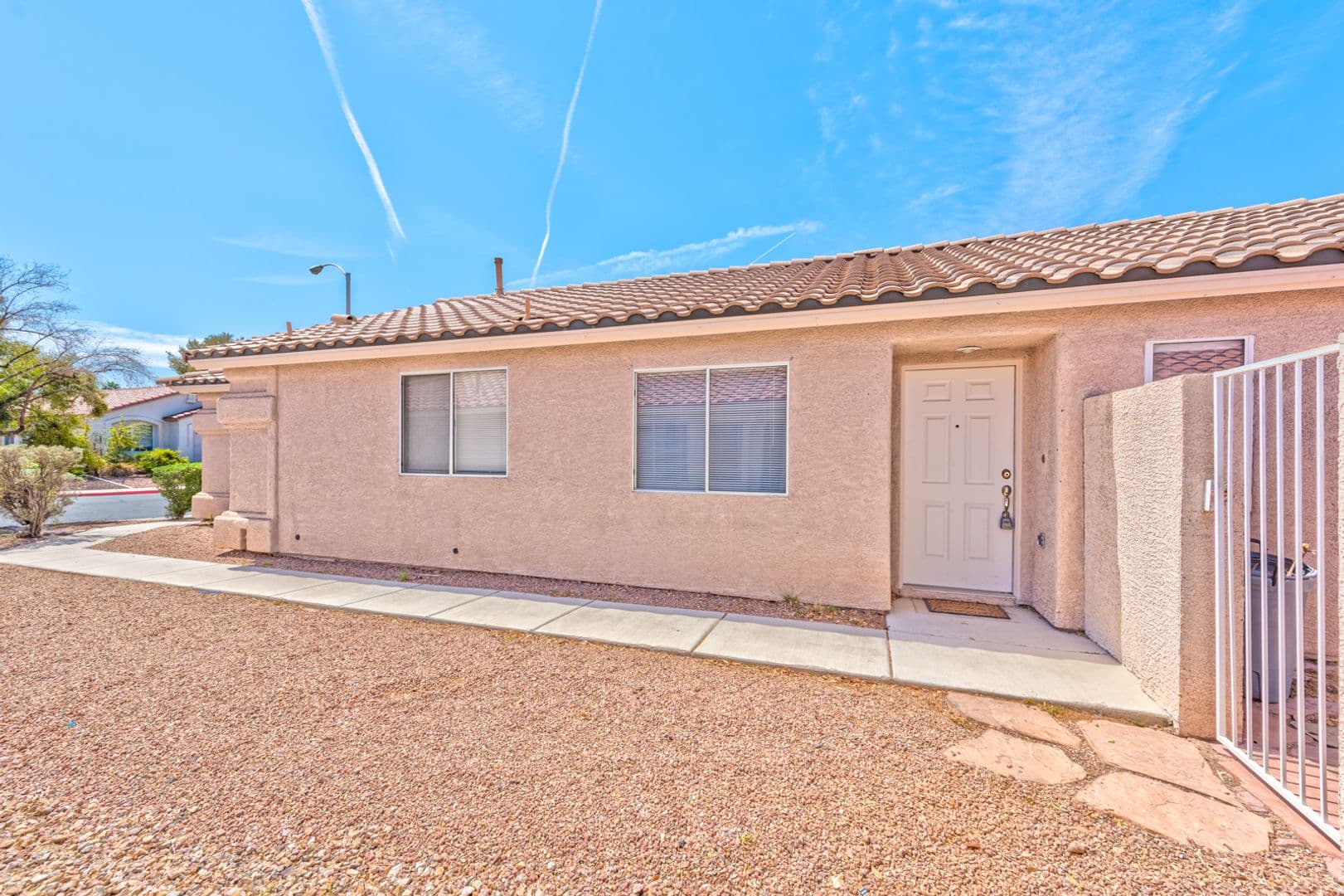 Henderson House: 2146 Sunset Vista Ave
