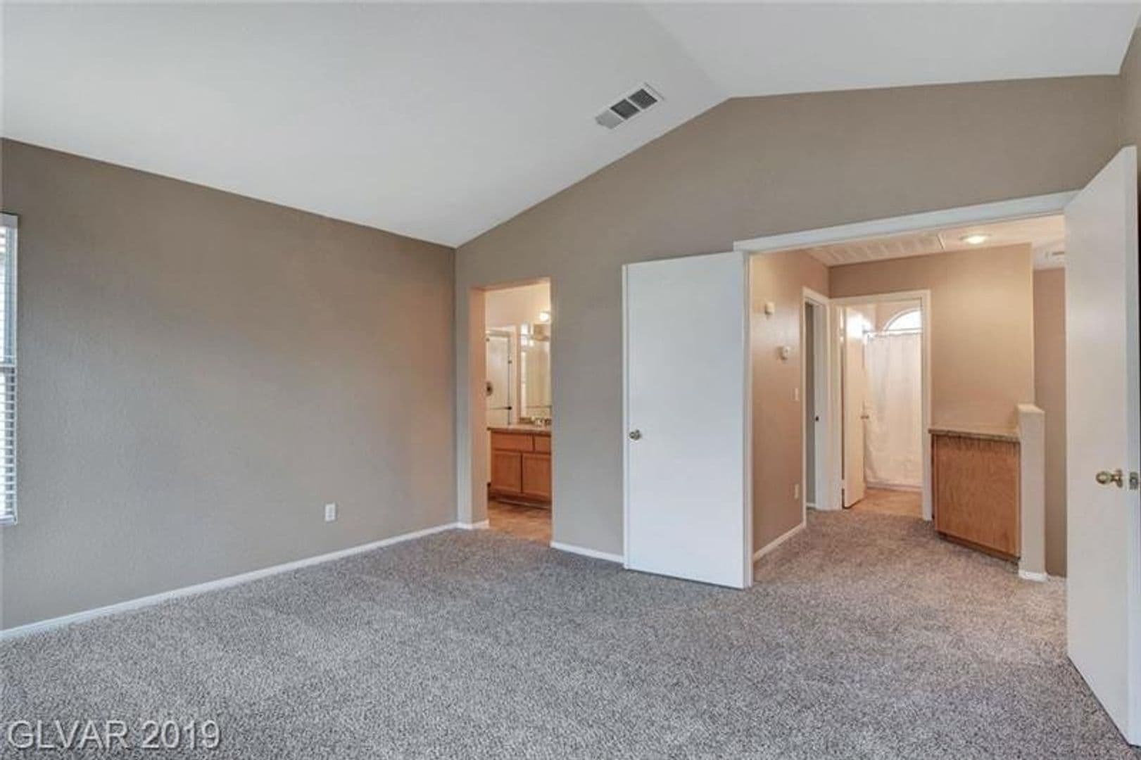 Henderson House: 2647 Ridgewater Circle