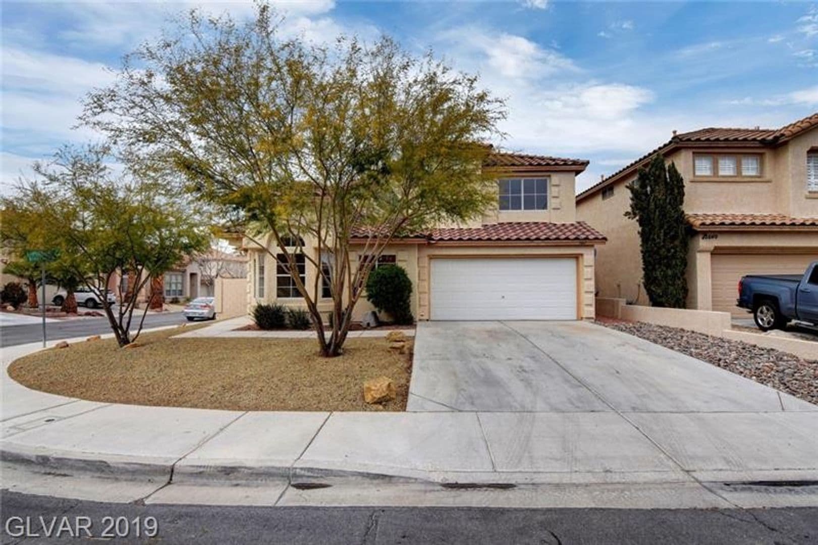 Henderson House: 2647 Ridgewater Circle