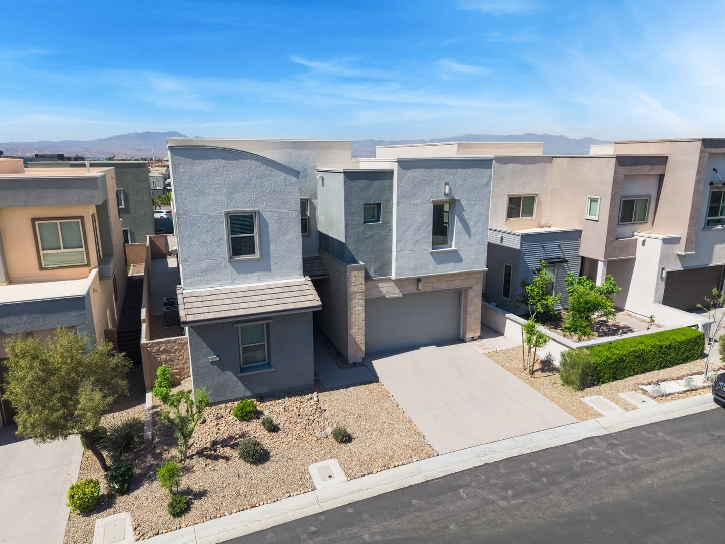 Henderson House: 813 Horizon Canyon Dr