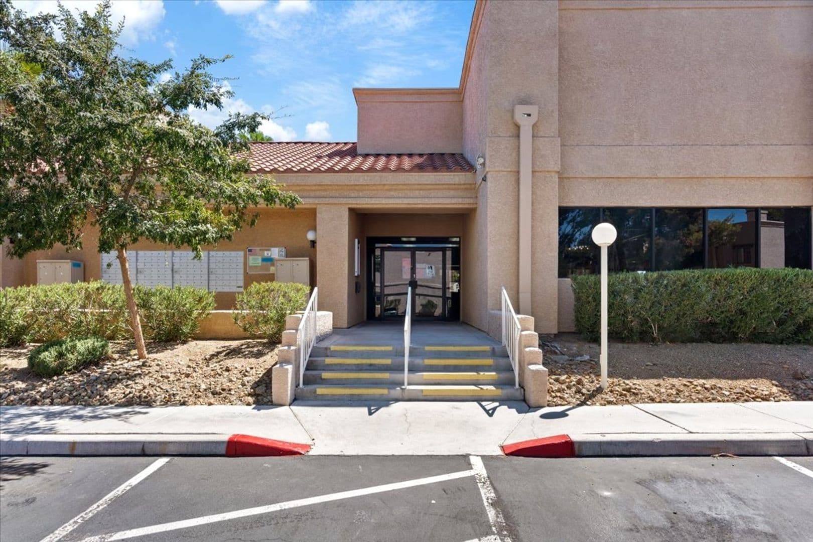 Las Vegas House: 5154 S Jones Blvd #203