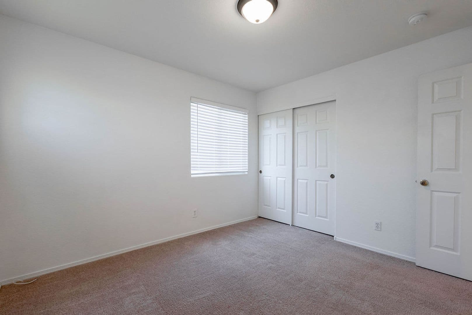 Las Vegas House: 8379 Rockefeller St