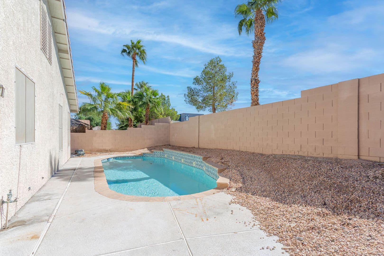 Henderson House: 1407 Hometown Ave