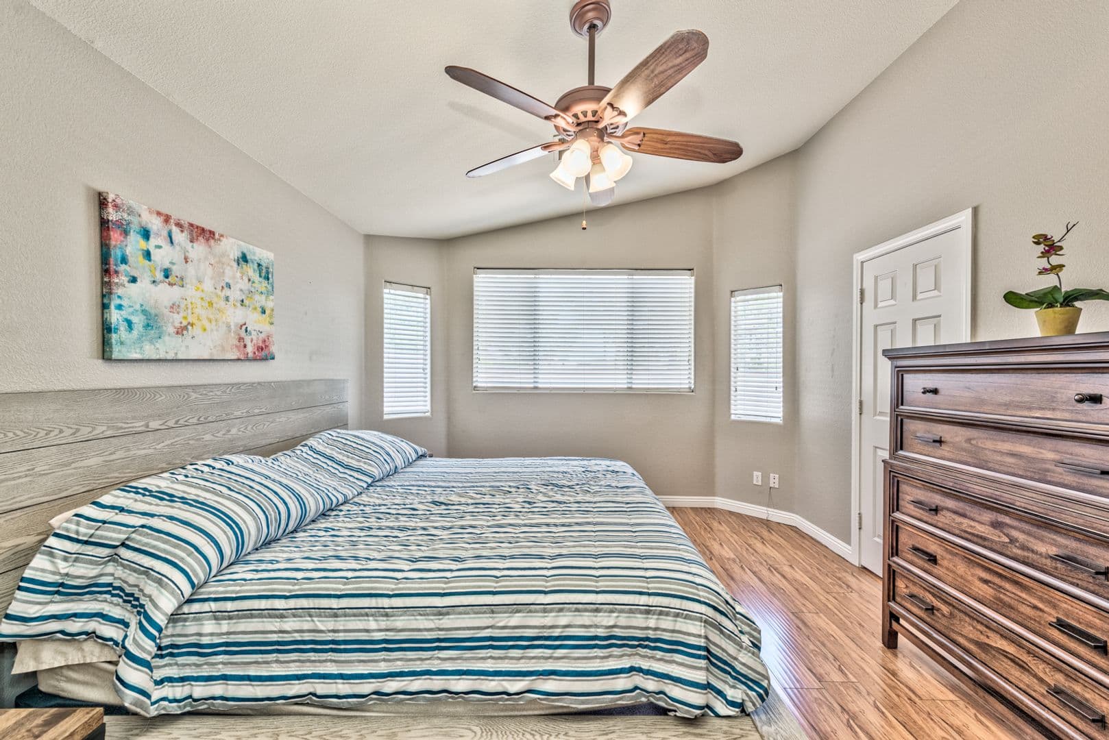 Henderson House: 2146 Sunset Vista Ave