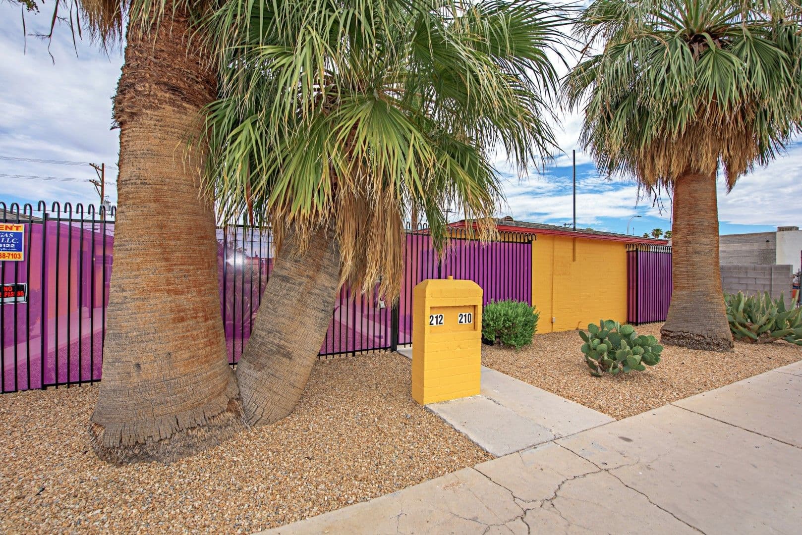 Las Vegas Apartment: 220 N 10th St