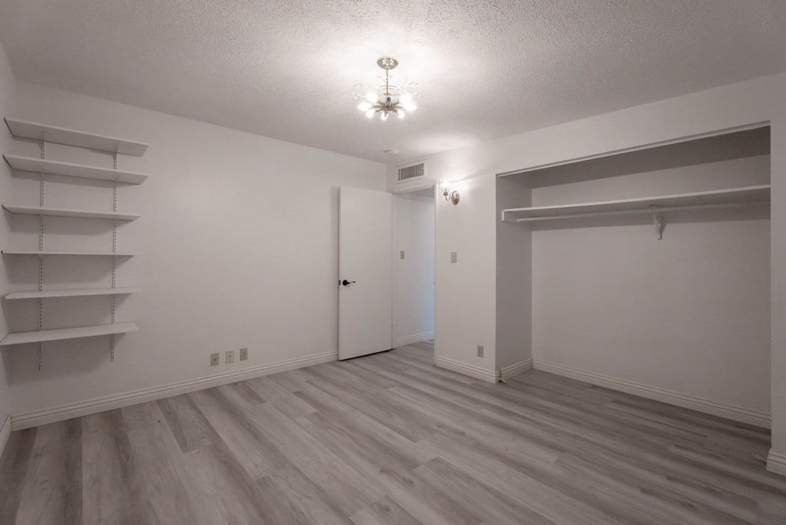 Las Vegas House: 5185 Sun Valley Dr