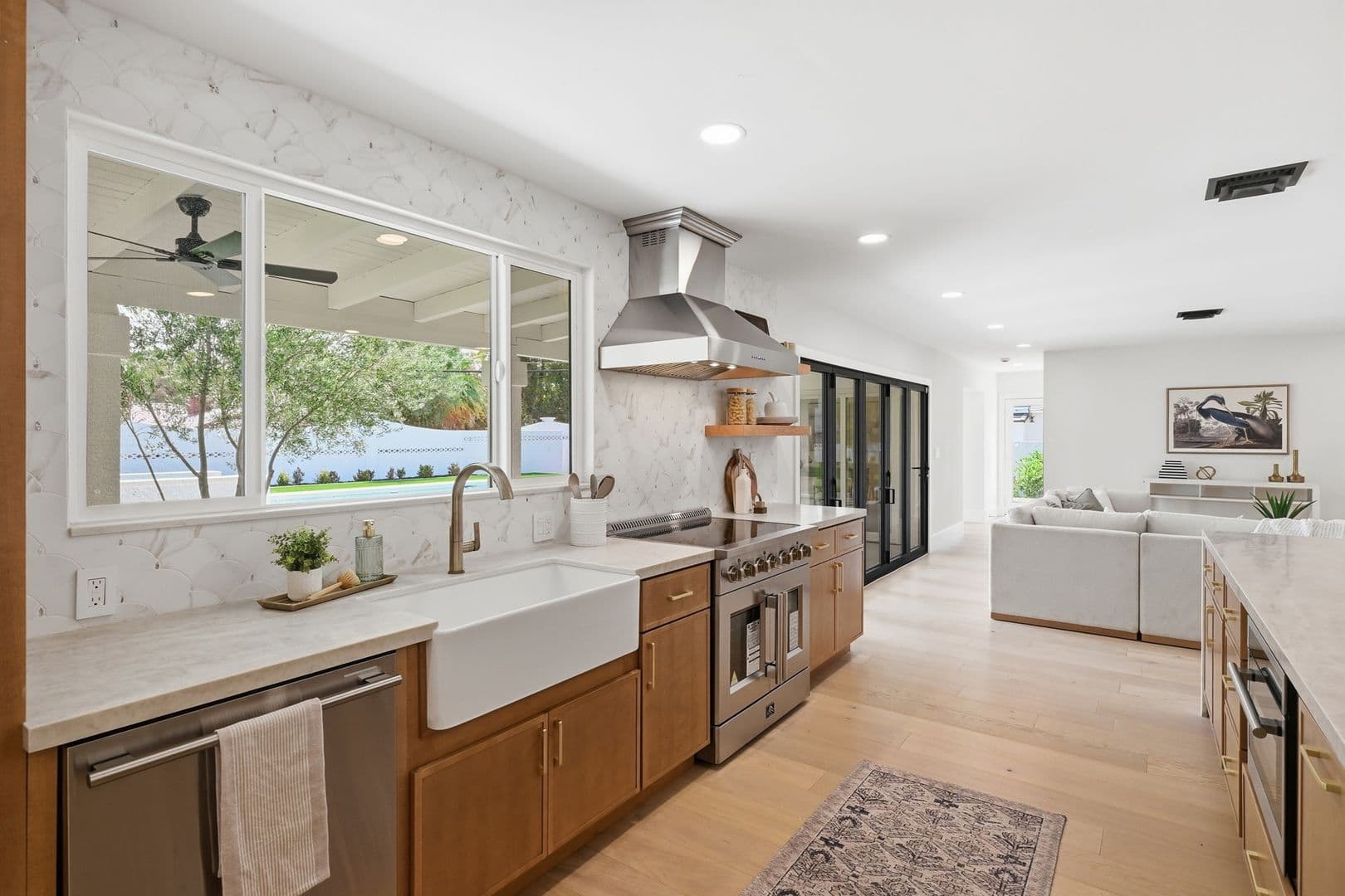Las Vegas House: 6980 Mira Vista St