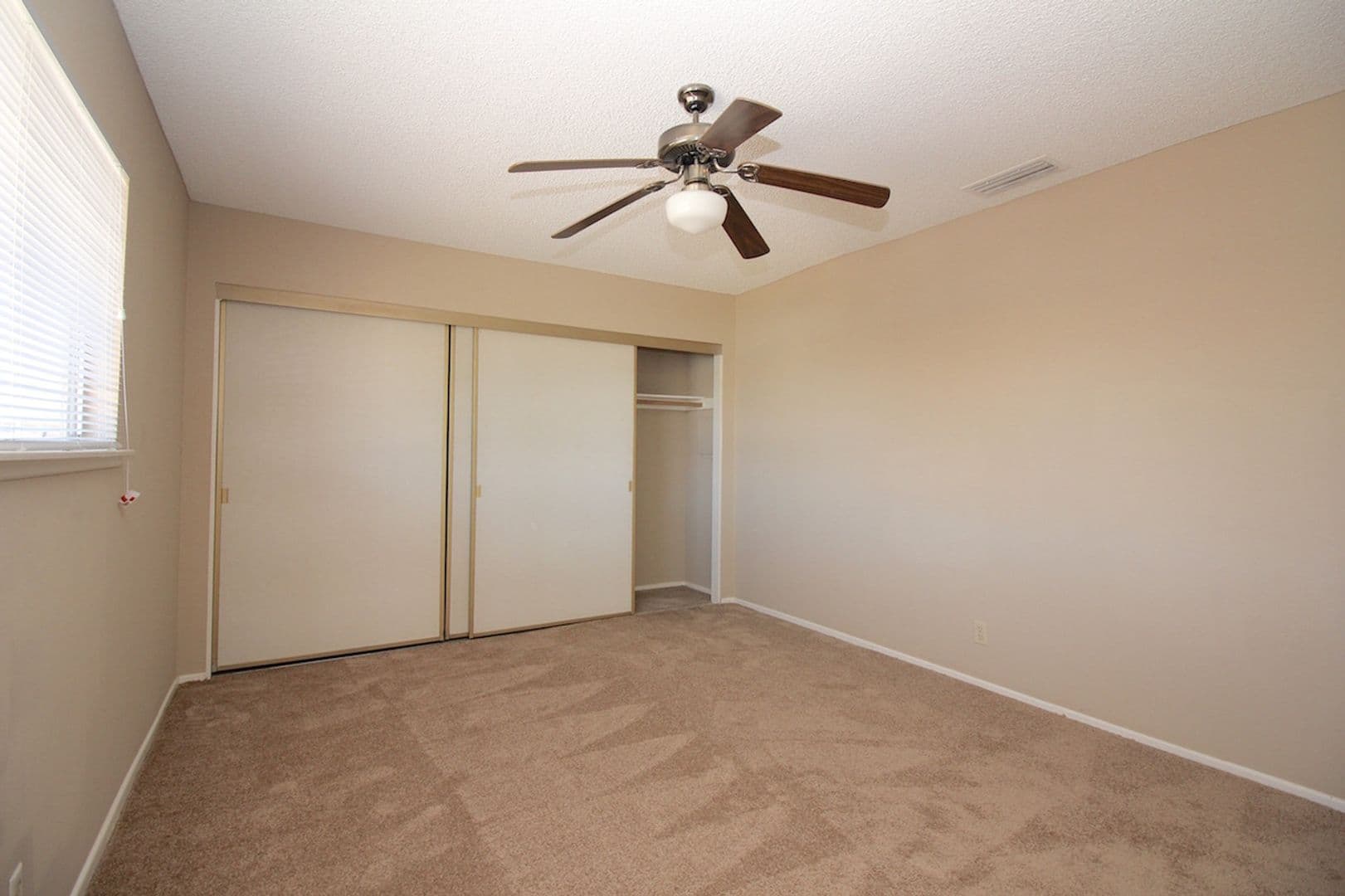 Las Vegas Condo: 1470 Elizabeth Ave #4