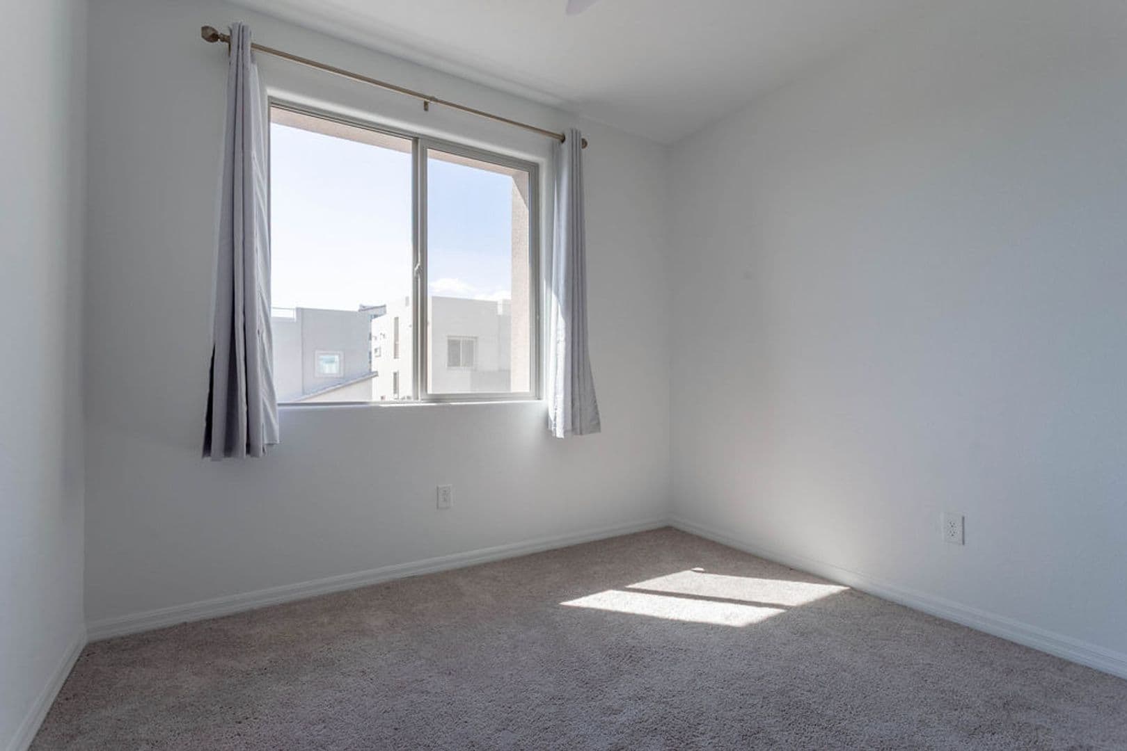 Las Vegas House: 11568 Midnight Melody Ave