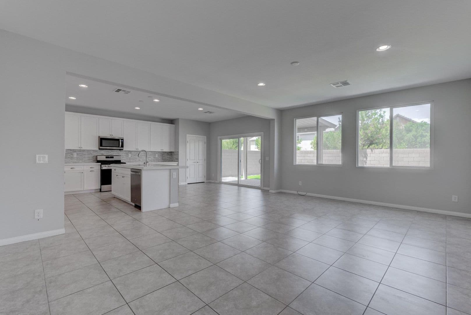 North Las Vegas House: 114 Manzanita Falls Ave
