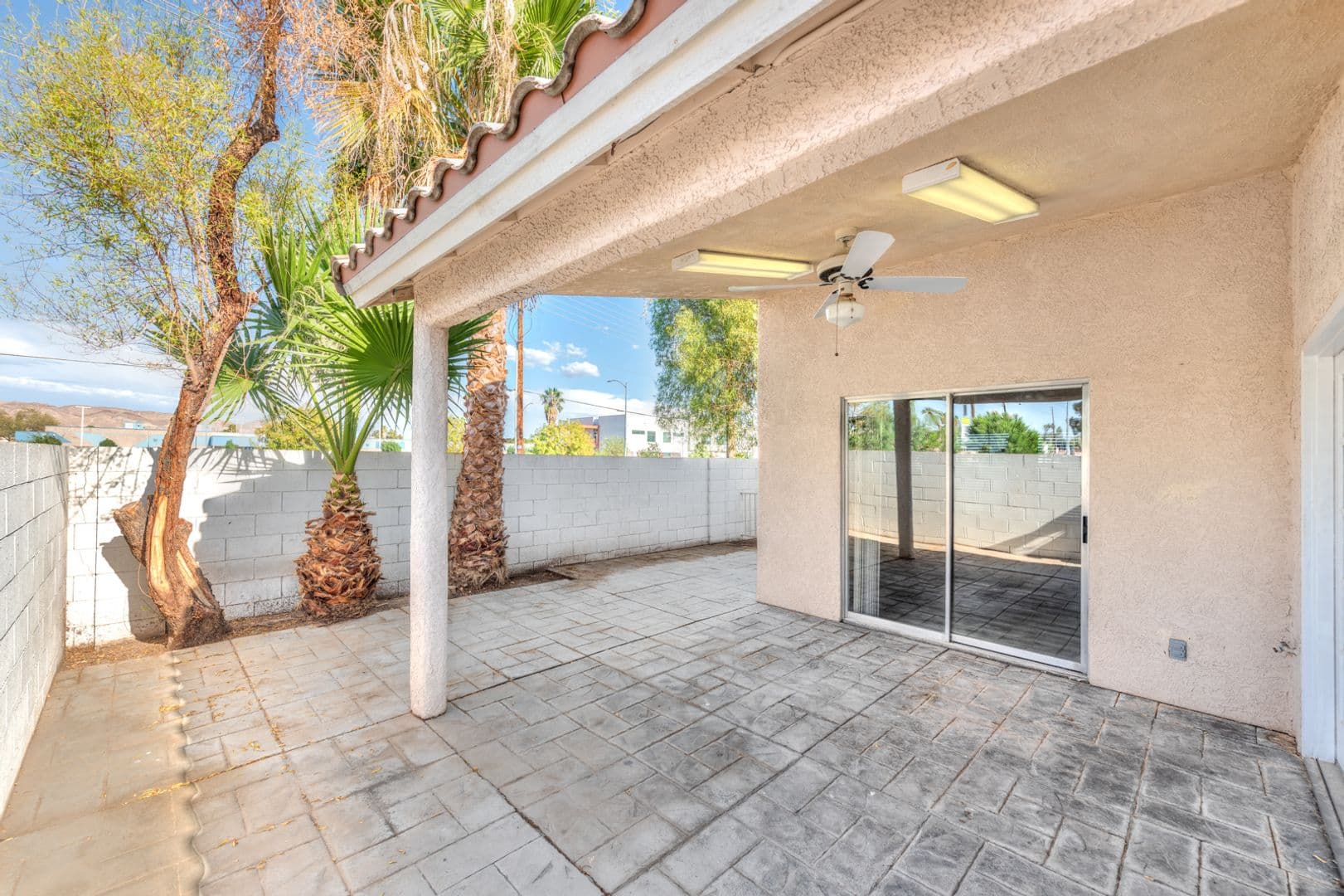 Las Vegas House: 2022 Crowley Way