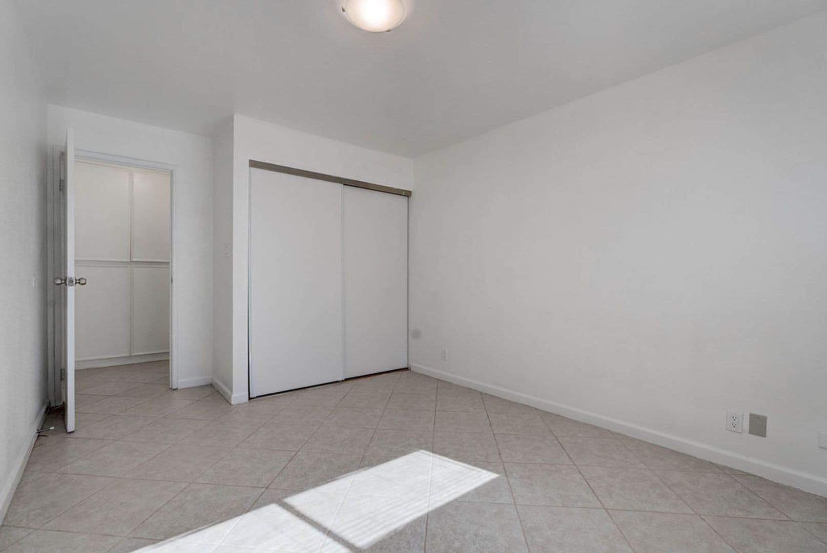 Las Vegas House: 5396 S. Swenson St #30