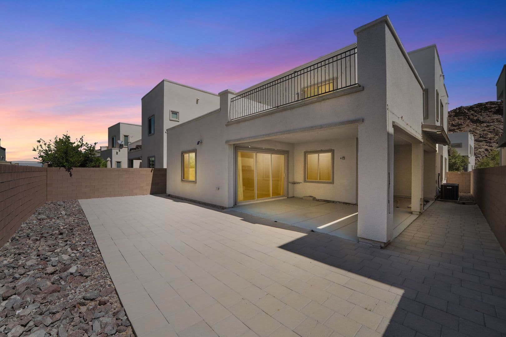 Henderson House: 813 Horizon Canyon Dr