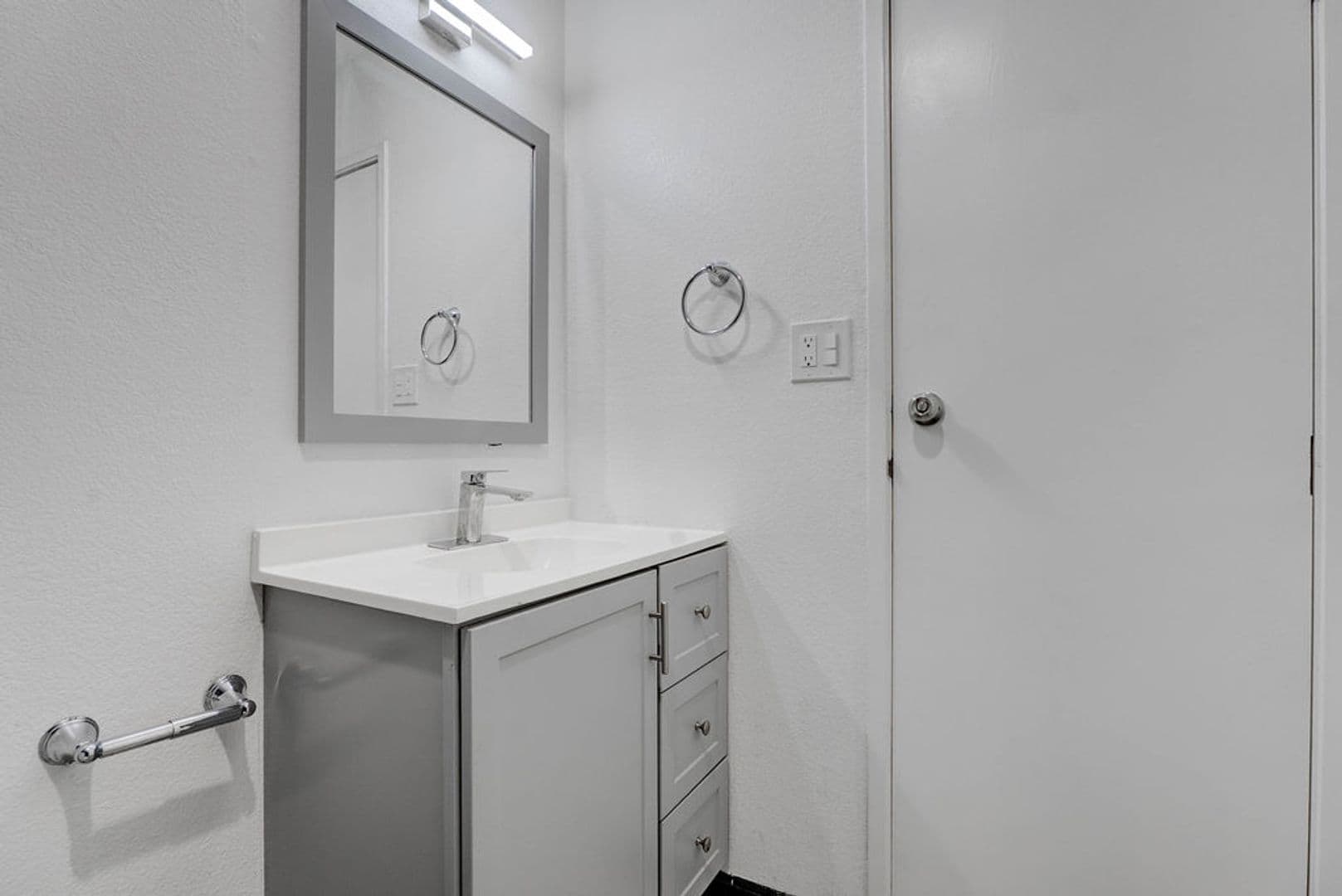 Las Vegas House: 5396 S. Swenson St #30
