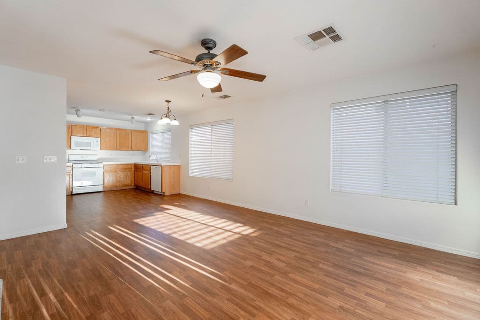 Las Vegas House: 8379 Rockefeller St