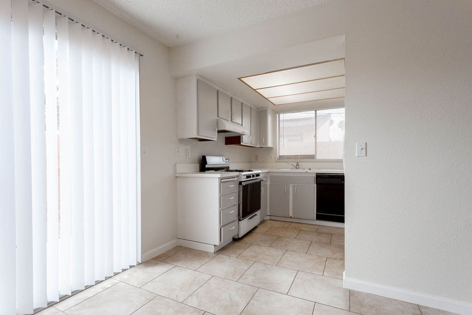 Las Vegas Townhome: 4362 Caliente St #15
