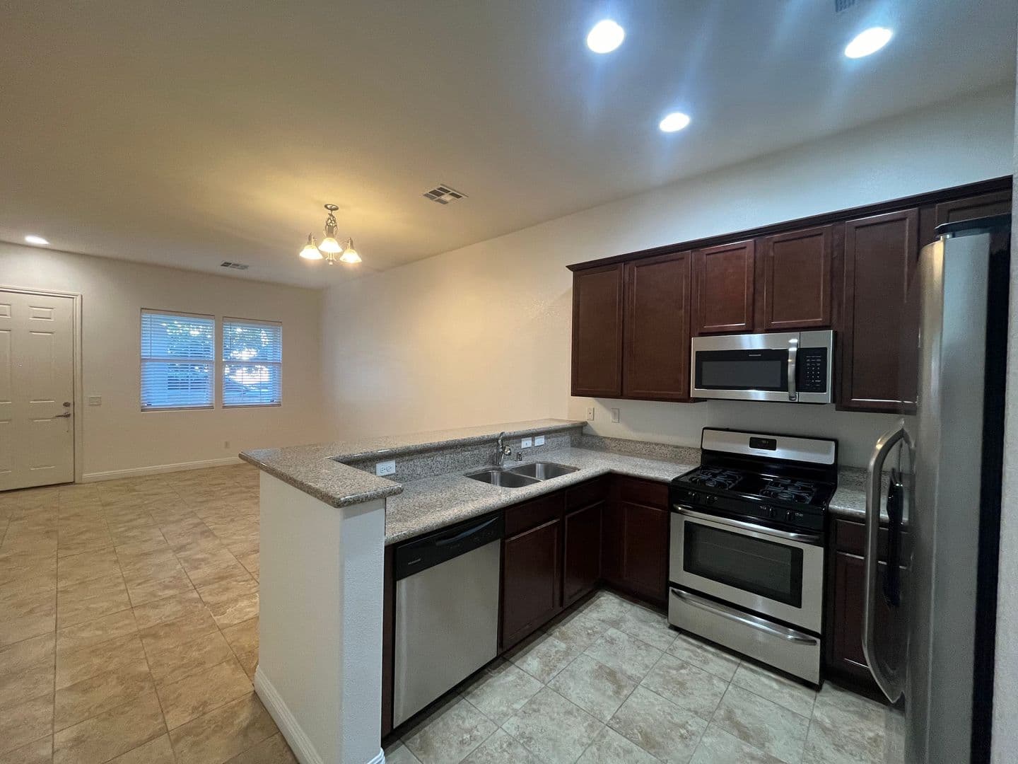 Las Vegas Townhome: 7584 Nicklin St