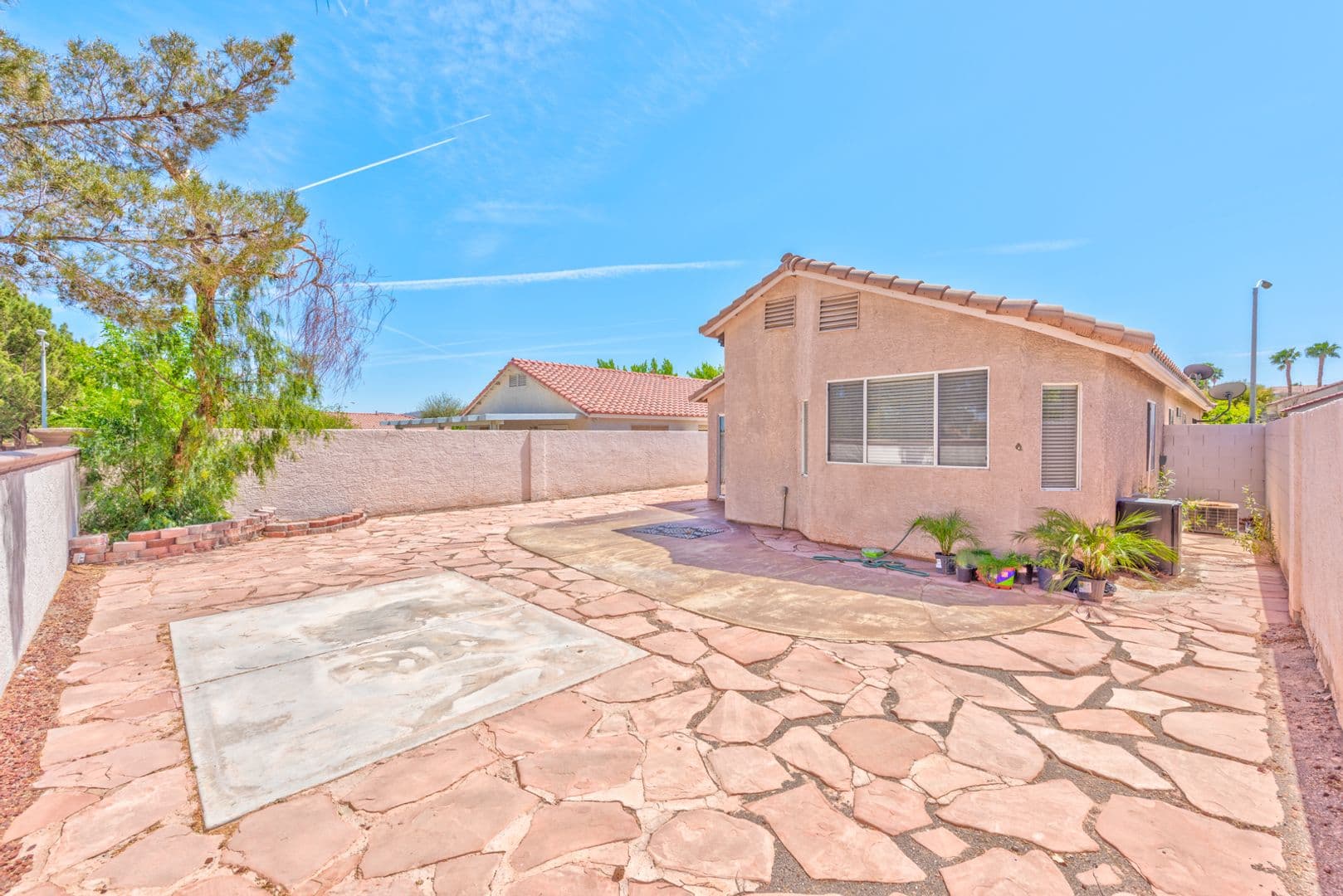 Henderson House: 2146 Sunset Vista Ave