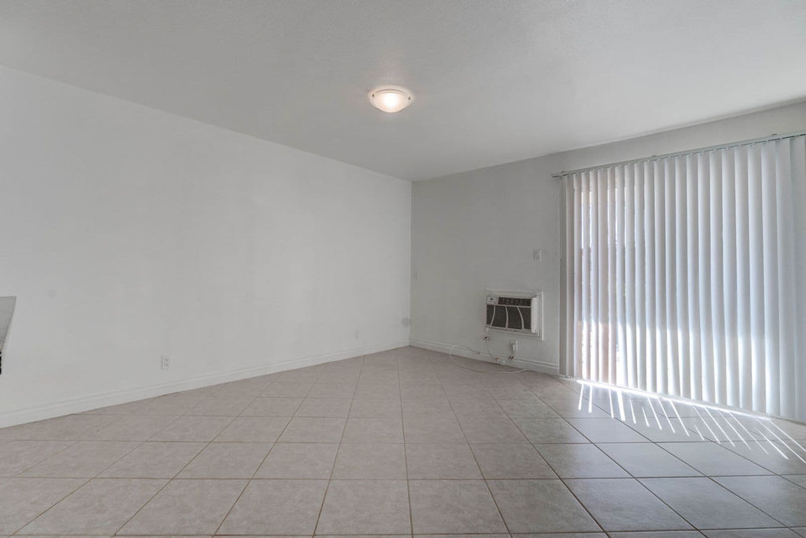 Las Vegas House: 5396 S. Swenson St #30