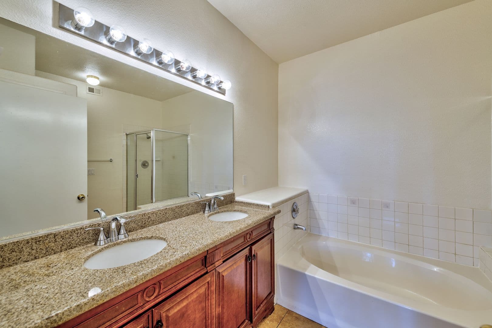 Henderson Condo: 2201 Ramsgate Dr #118