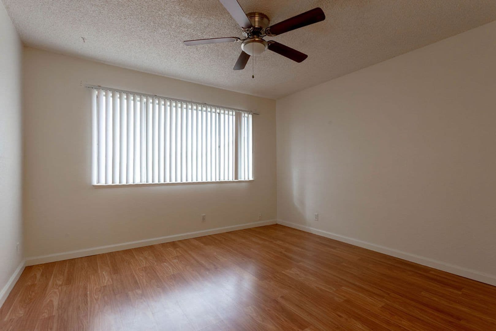 Las Vegas Townhome: 4362 Caliente St #15