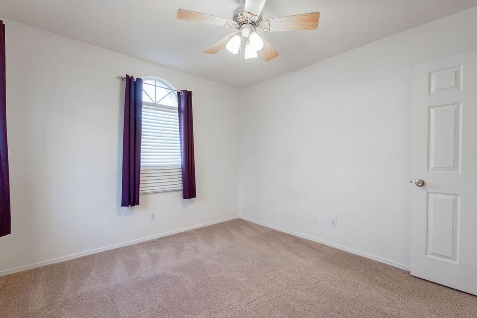 Las Vegas House: 8379 Rockefeller St