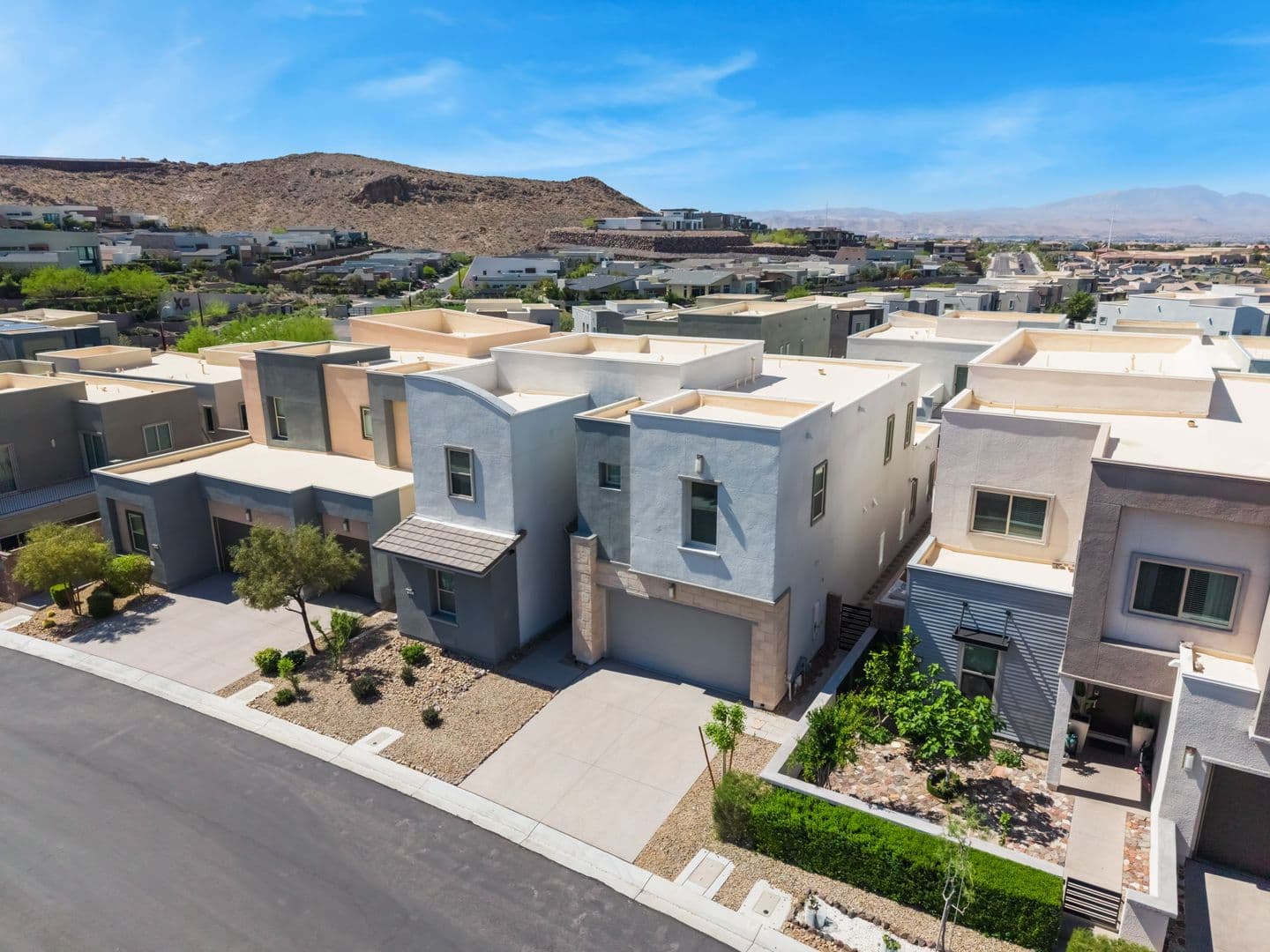Henderson House: 813 Horizon Canyon Dr