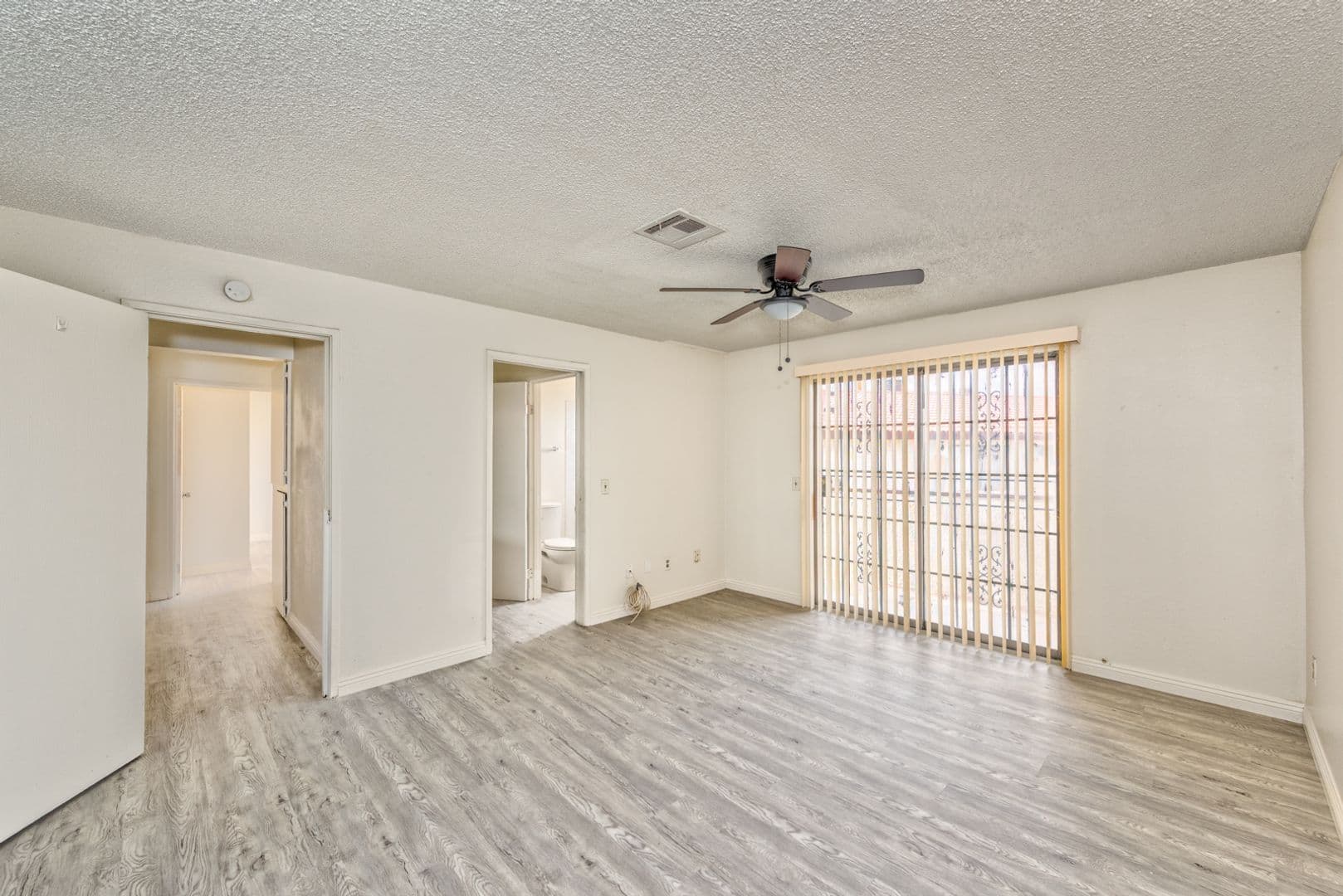 Las Vegas House: 2080 Karen Ave - B63