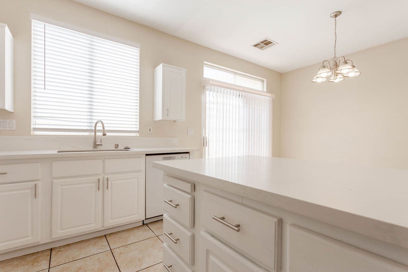 Henderson House: 1407 Hometown Ave