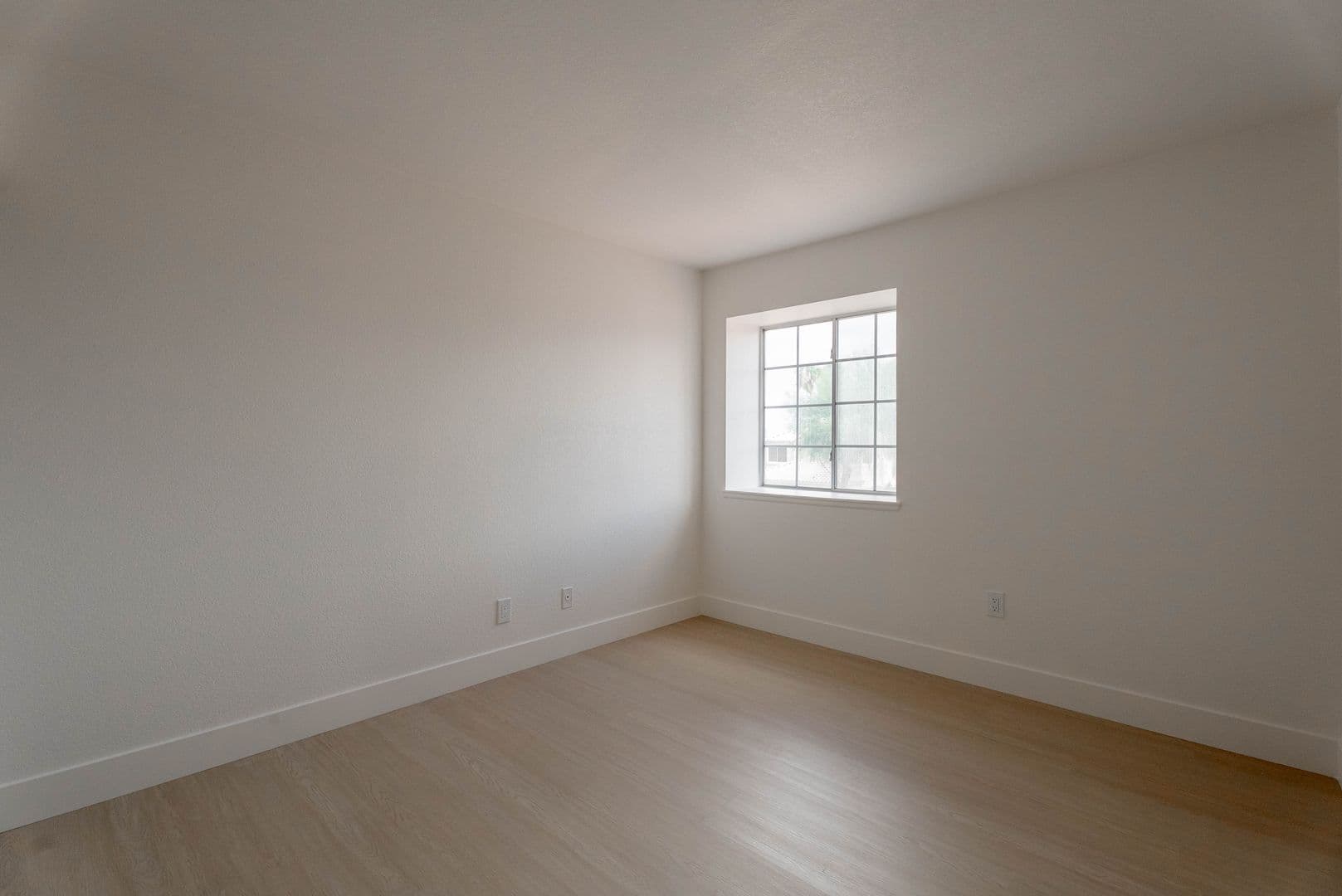 Henderson House: 2118 Fountain Springs Dr