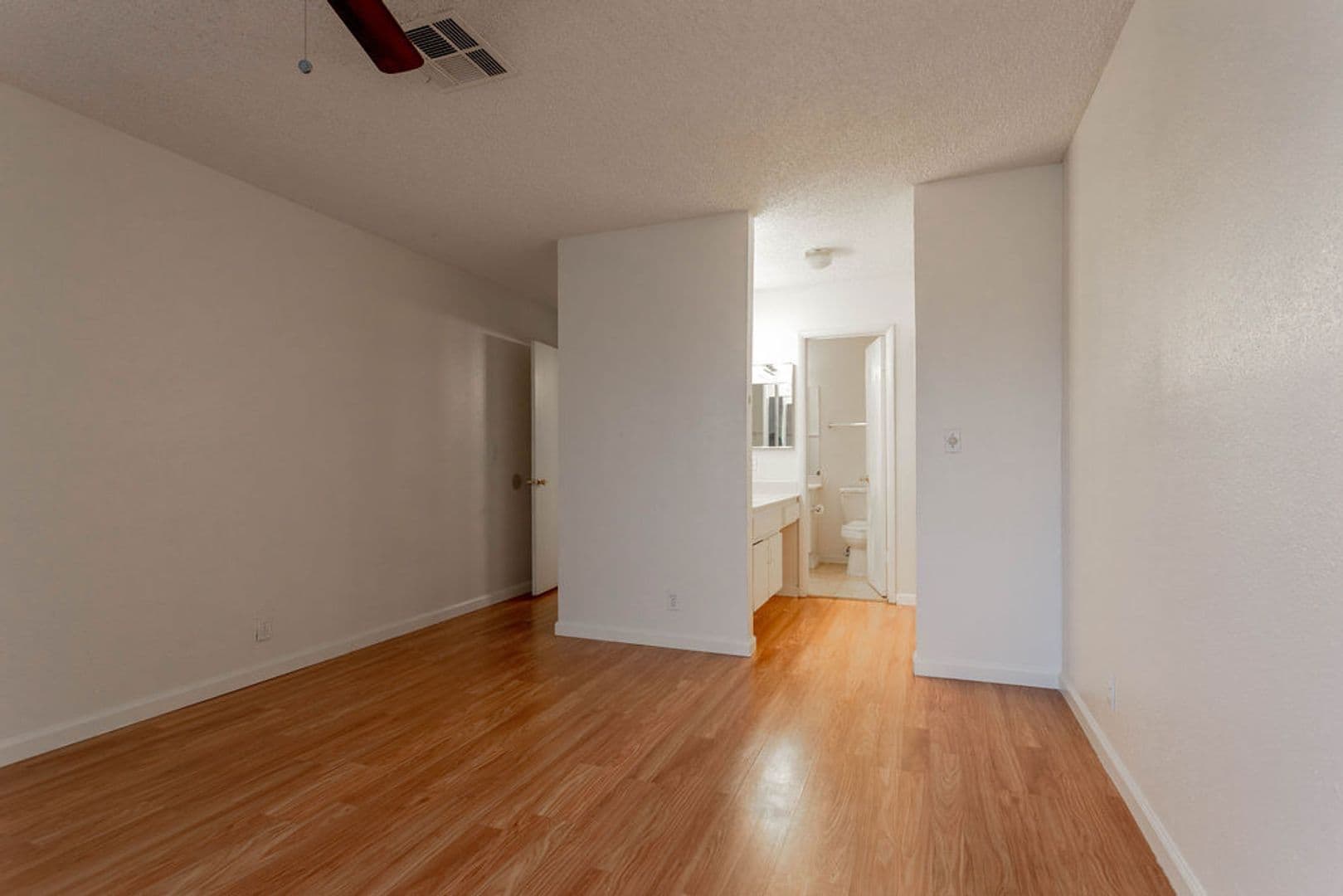 Las Vegas Townhome: 4362 Caliente St #15