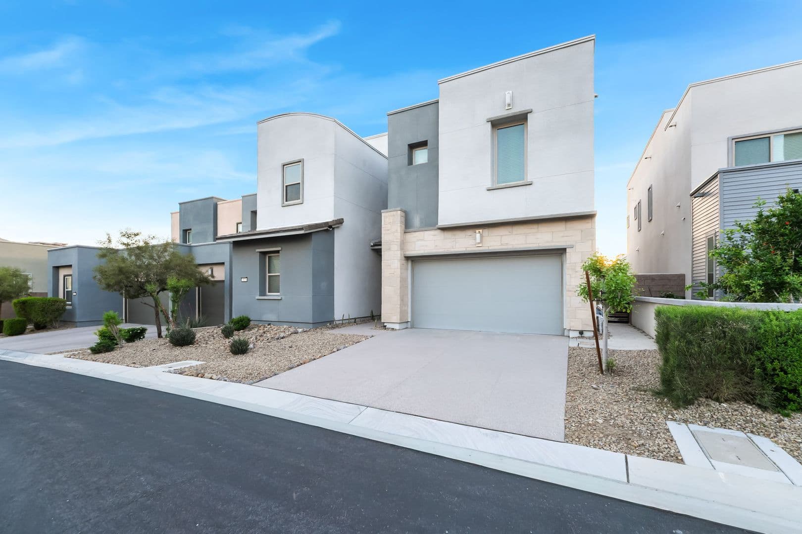 Henderson House: 813 Horizon Canyon Dr