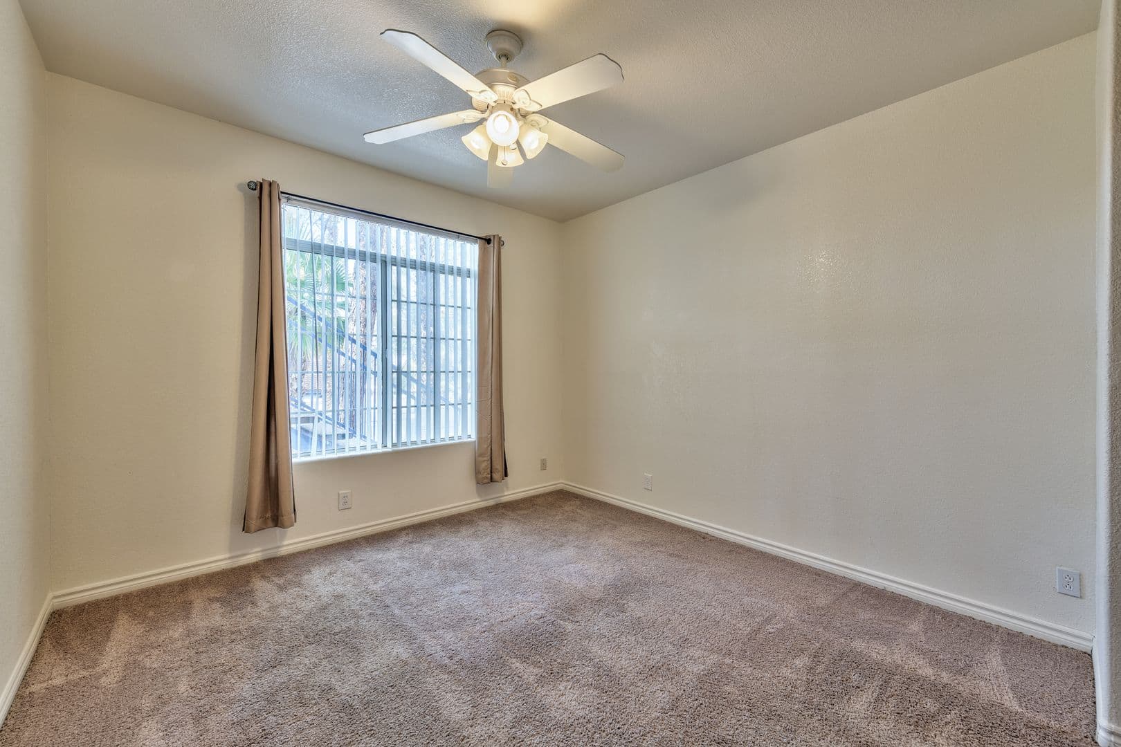 Henderson Condo: 2201 Ramsgate Dr #118