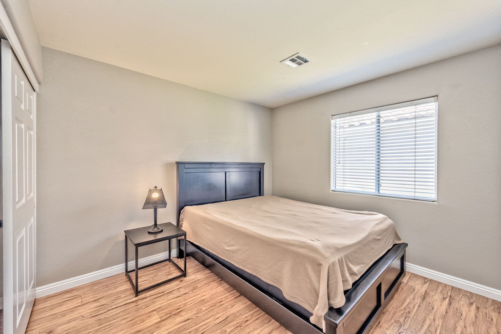 Henderson House: 2146 Sunset Vista Ave