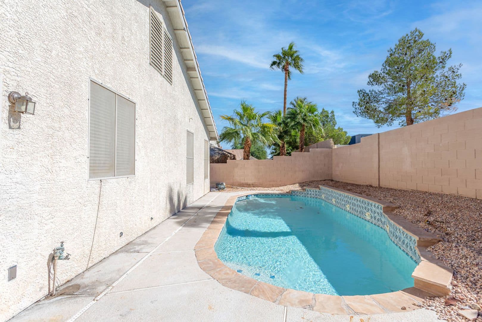 Henderson House: 1407 Hometown Ave