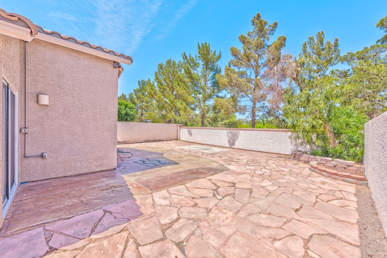 Henderson House: 2146 Sunset Vista Ave