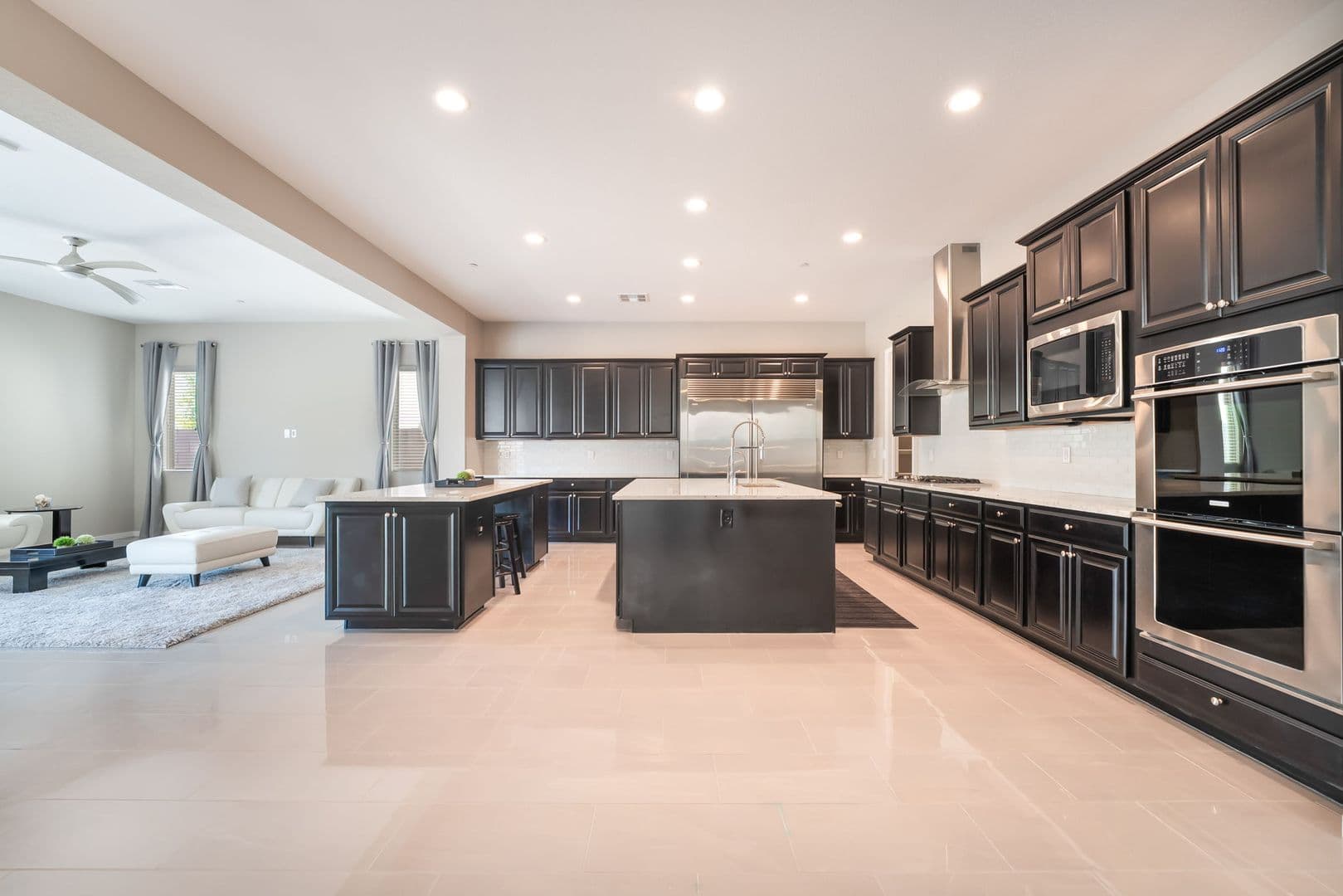 Henderson House: 813 Horizon Canyon Dr