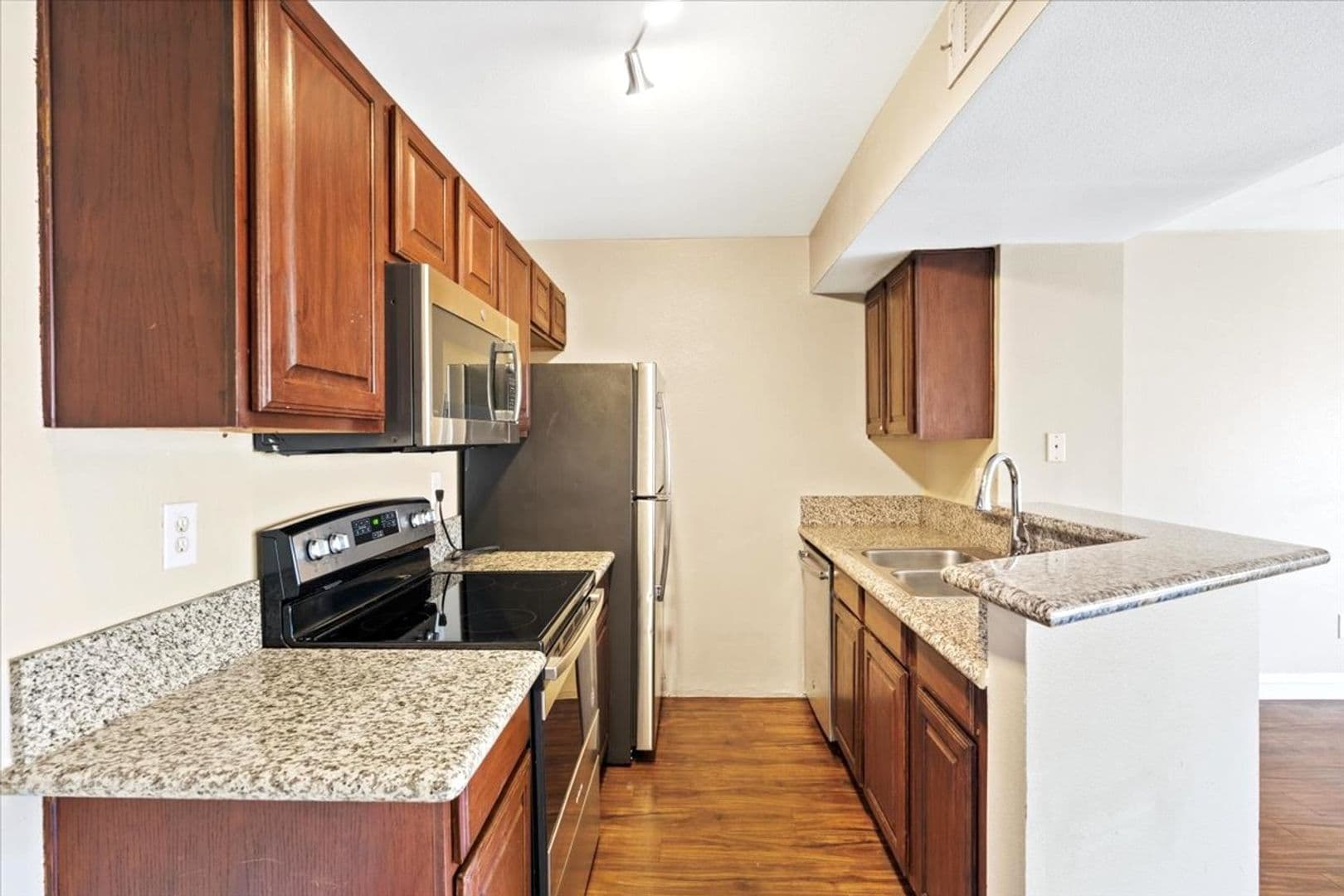 Las Vegas House: 5154 S Jones Blvd #203