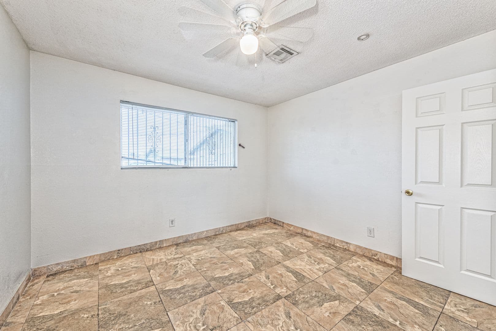 Las Vegas Apartment: 421 N Decatur Blvd