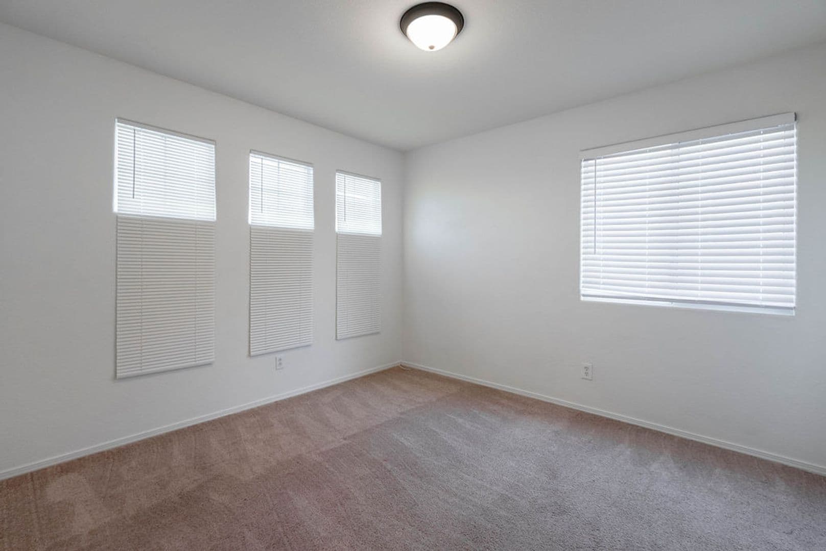 Las Vegas House: 8379 Rockefeller St