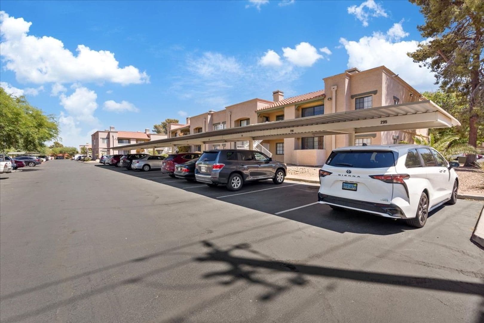 Las Vegas House: 5154 S Jones Blvd #203