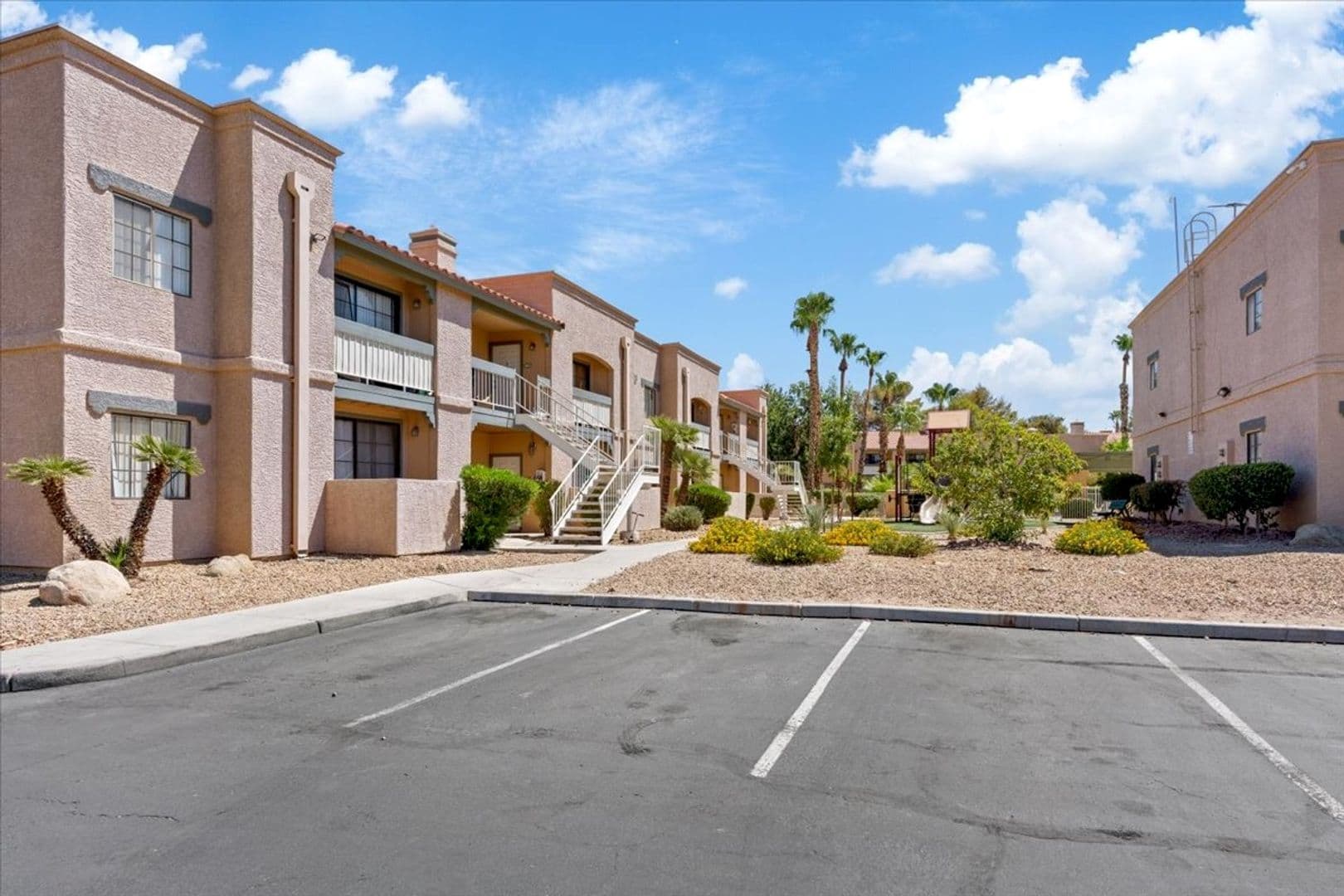 Las Vegas House: 5154 S Jones Blvd #203